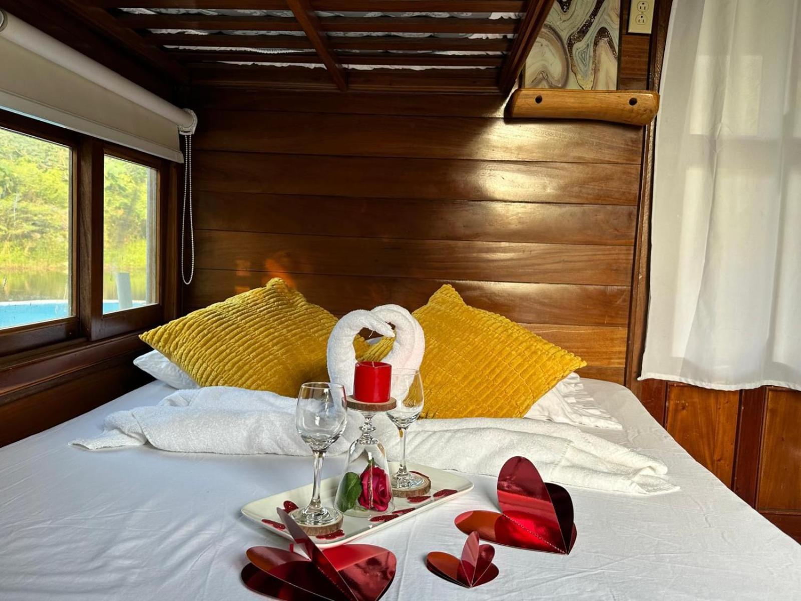 Hilamito Lodge Tela Exterior photo