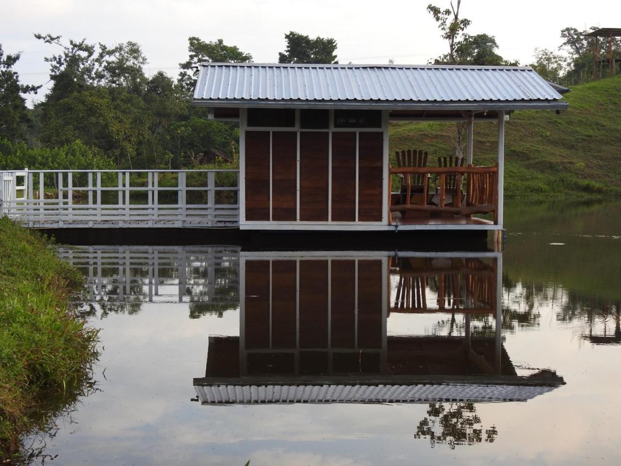 Hilamito Lodge Tela Exterior photo